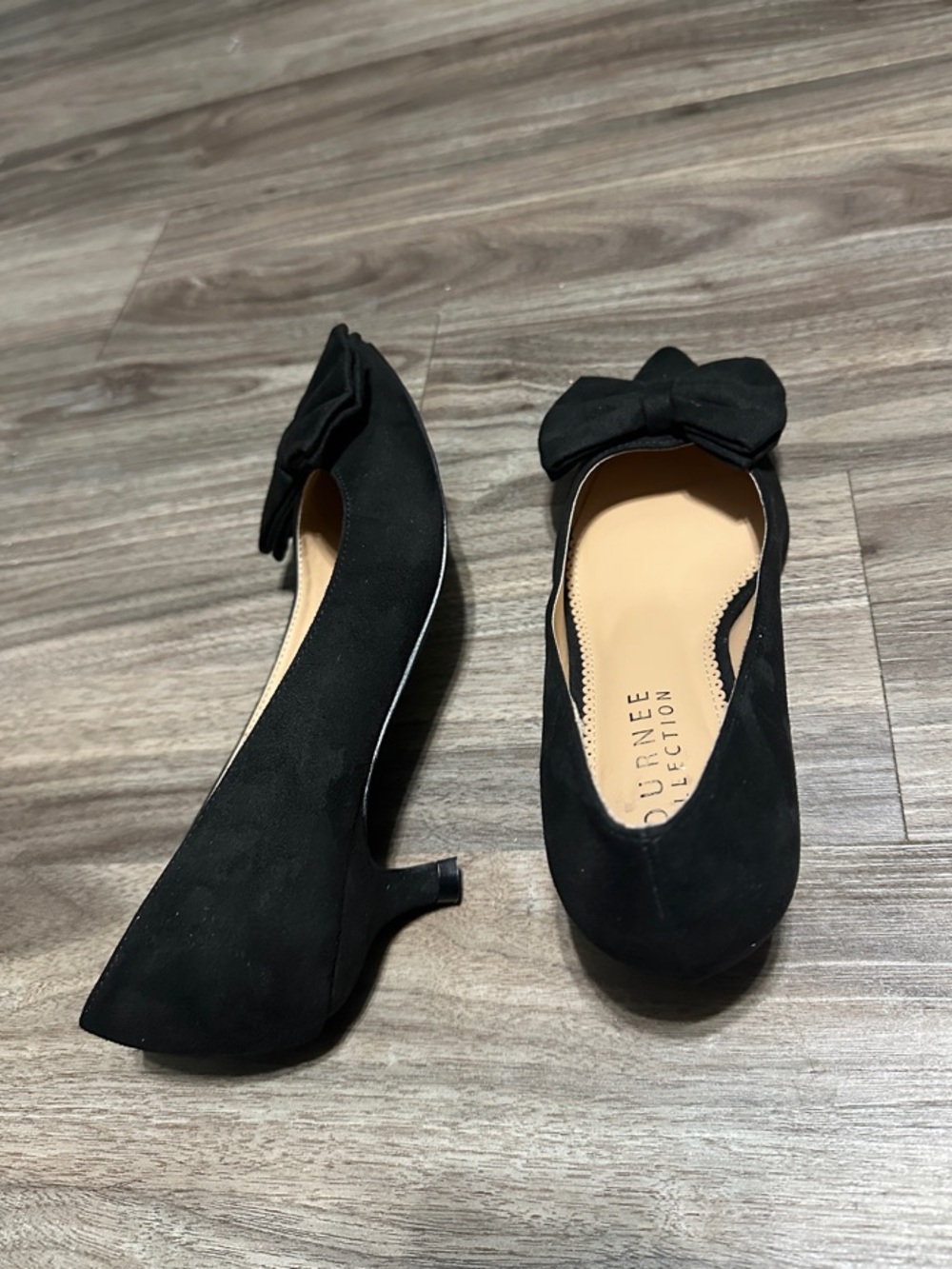 Journee Collection Black Bow Pointed Kitten Heels. - Picture 10 of 10